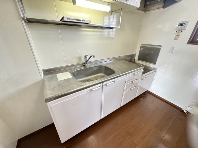 キッチン　別部屋参考写真です