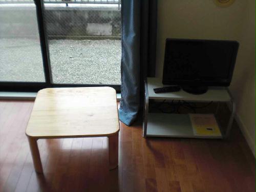 レオパレスクレール若宮IIの居間写真
