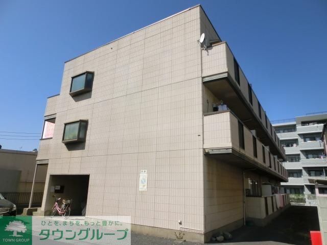 ロビー　落ち着いたデザインの低層マンションです。