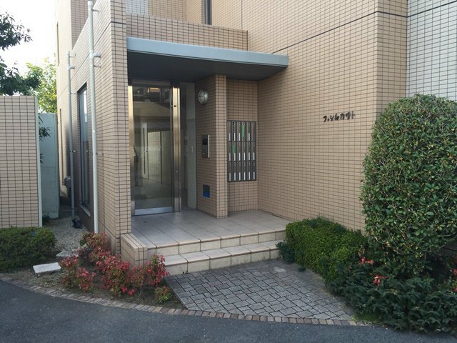 南海本線 春木駅 徒歩5分 3階建 築21年の外観写真
