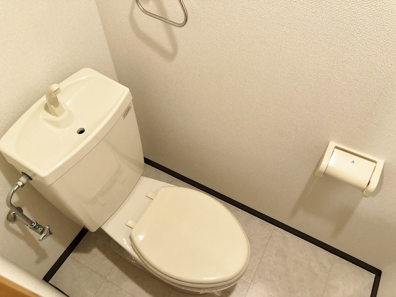 南海本線 春木駅 徒歩5分 3階建 築21年のトイレ写真