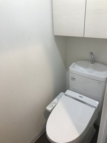 東京メトロ南北線 東大前駅 徒歩4分 10階建 築8年のトイレ写真