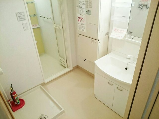 ＪＲ函館本線 旭川駅 バス乗車時間：16分 最寄りバス停で下車 徒歩3分 2階建 築15年の内装写真