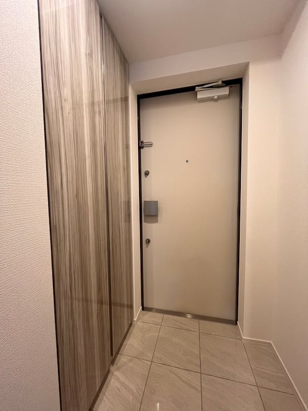 ディアレイシャス東別院IIIの玄関写真