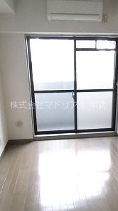 ＪＲ山手線 品川駅 徒歩15分 9階建 築30年の居間写真