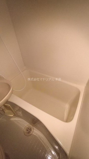 ＪＲ山手線 品川駅 徒歩15分 9階建 築30年の風呂写真