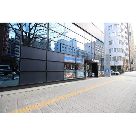 コンビニ　ローソン仙台上杉１丁目店（コンビニ）まで125m