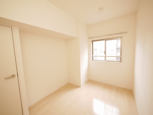 その他部屋・スペース　落ち着いて過ごせるお部屋なので、寝室にいかがでしょうか