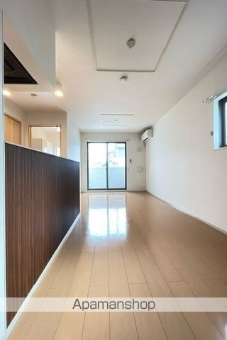 プリムラIIの居間写真
