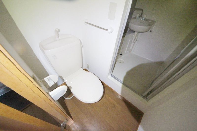 東急東横線 日吉駅 徒歩16分 3階建 築19年のトイレ写真