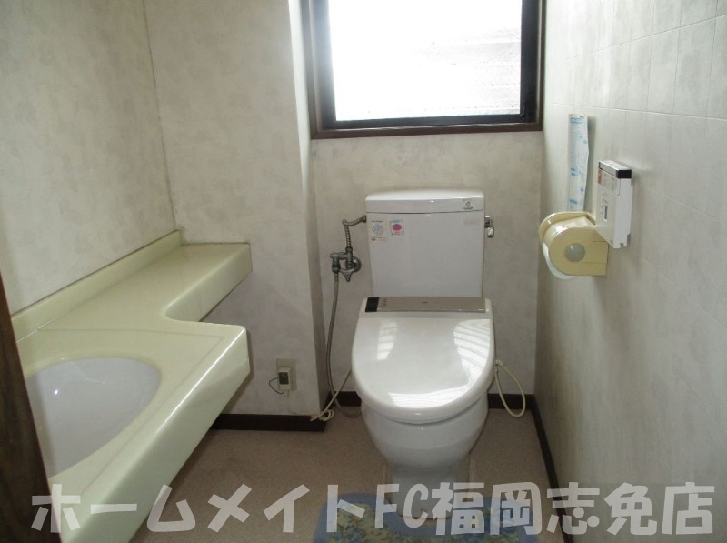 ＪＲ篠栗線 門松駅 徒歩18分 3階建 築31年のトイレ写真