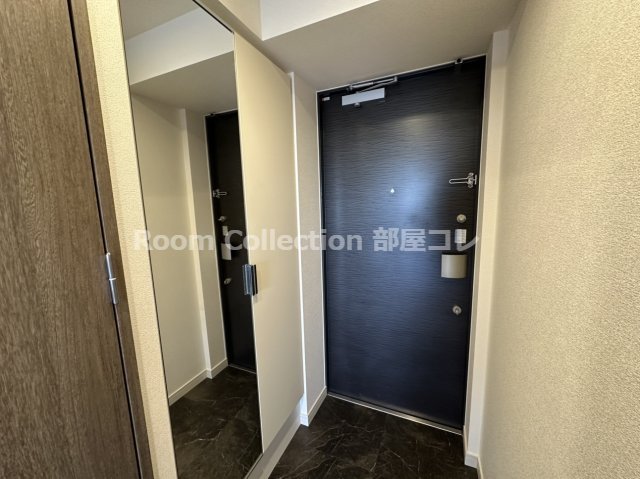 玄関　※同物件他部屋写真 反転、色違いの場合有 現況優先