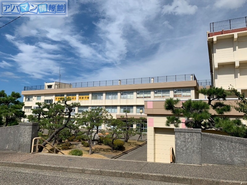 中学校　新潟市立五十嵐中学校（中学校）まで798m