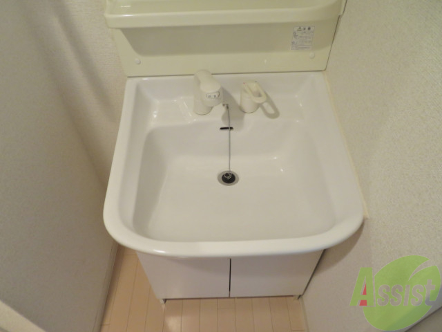 洗面設備　綺麗な洗面です。使い勝手が良さそうですね。
