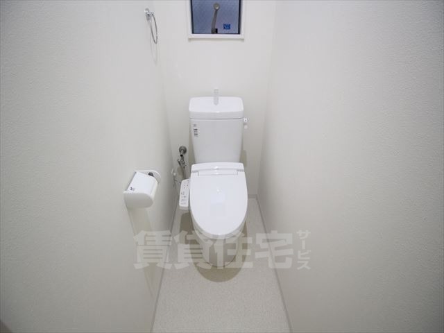 ＪＲ東海道本線 高槻駅 徒歩18分 2階建 築10年のトイレ写真