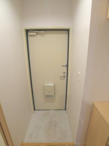 名鉄名古屋本線 神宮前駅 徒歩1分 3階建 築11年の玄関写真