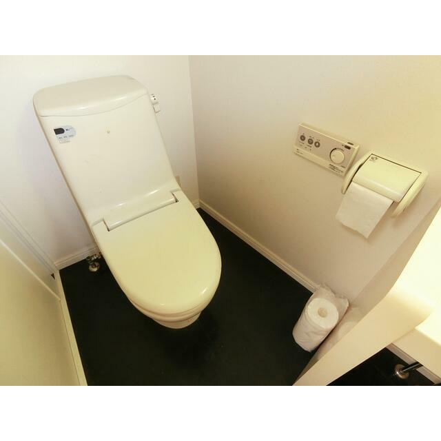 トイレ　※同仕様写真含む