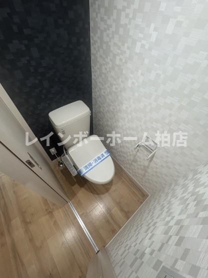 トイレ　温水洗浄便座です