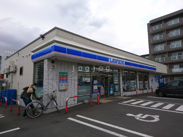 コンビニ　ローソン野幌駅南口店（コンビニ）まで130m