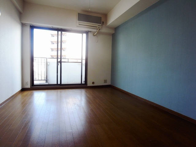 居室・リビング　写真は同マンションの違うお部屋のものです