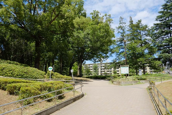 東急田園都市線 たまプラーザ駅 徒歩15分 3階建 築34年の周辺写真