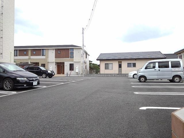 駐車場　専用ゴミ置き場/平面駐車場/駐輪場
