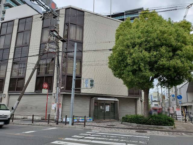 銀行　（株）三菱ＵＦＪ銀行／針中野支店（銀行）まで767m