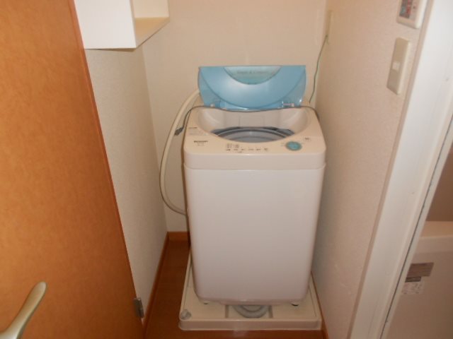 その他設備　洗濯機※同間取り別部屋画像です。