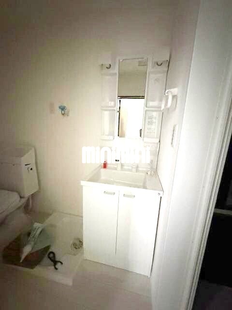 洗面設備　＊別号室参考写真です。
