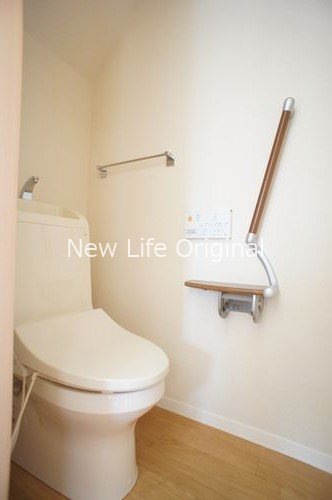 トイレ　洗浄機能付き便座でいつでも清潔なトイレです☆