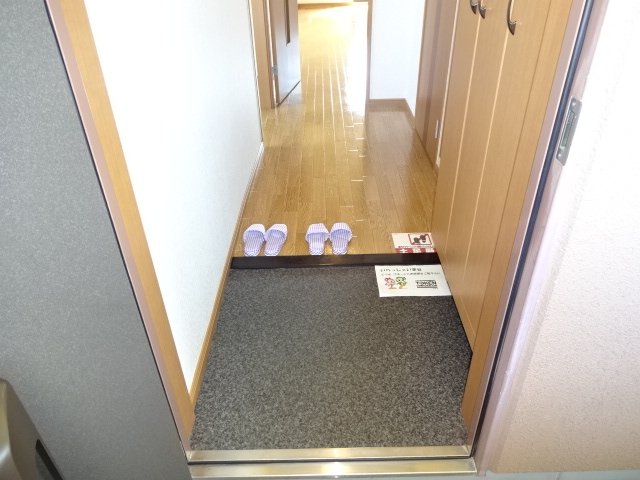 ウエストウッドの玄関写真