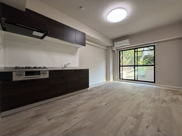 キッチン　※写真は同じマンションの違う部屋のものになります。