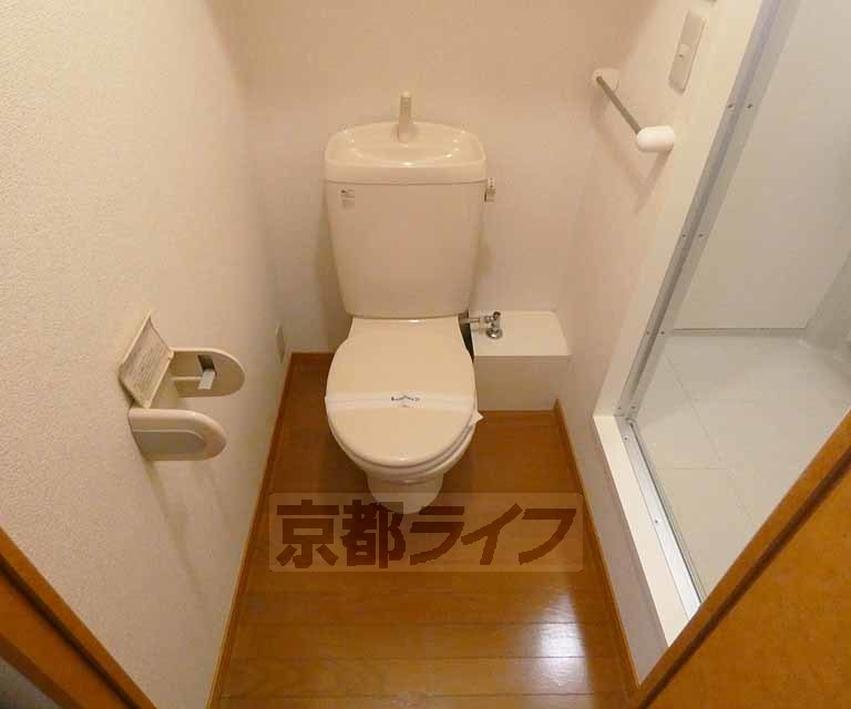 ＪＲ山陰本線 二条駅 徒歩7分 2階建 築24年のトイレ写真