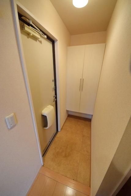 玄関　シューズボックスございます