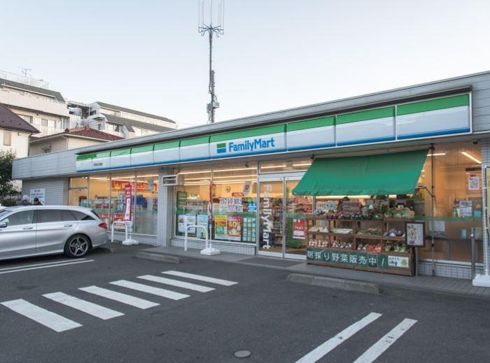 コンビニ　ファミリーマート世田谷玉堤店（コンビニ）まで698m
