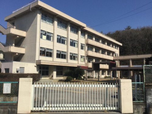 中学校　上道中学校（中学校）まで536m