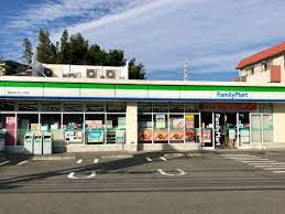 コンビニ　ファミリーマート 横浜神大寺三丁目店（コンビニ）まで2956m