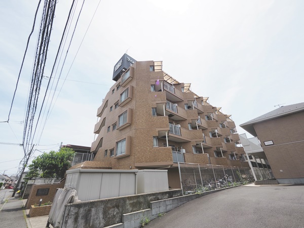 建物外観　オートロック付のマンション
