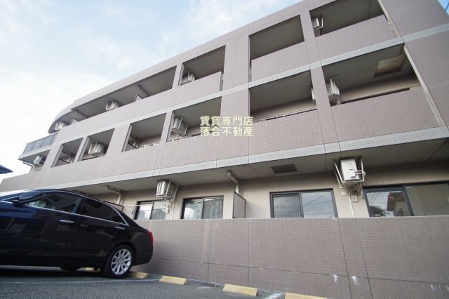 建物外観　しっかりとした建物