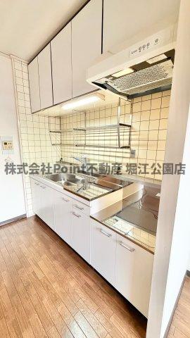 地下鉄御堂筋線 なんば駅 徒歩10分 10階建 築39年のキッチン写真