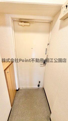 地下鉄御堂筋線 なんば駅 徒歩10分 10階建 築39年の玄関写真