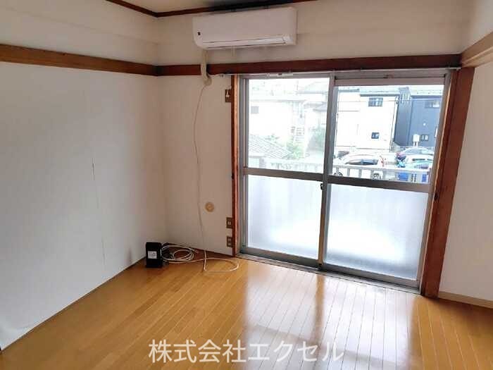 居室・リビング　明るい室内です。