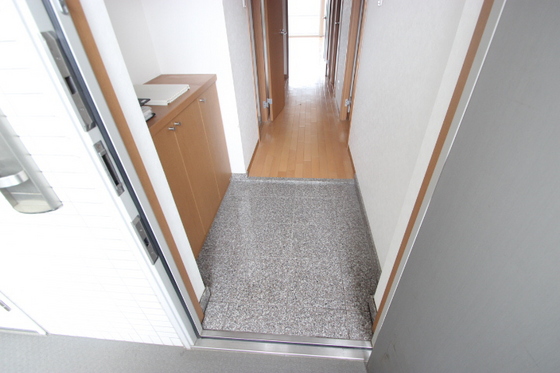 玄関　※別部屋の写真です