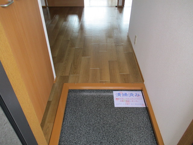 浜松市中央区 2階建 築26年の玄関写真