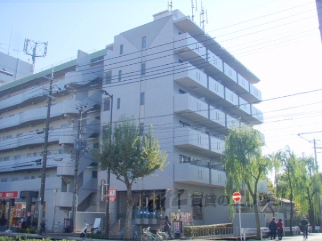 京都市左京区下鴨本町のマンションの建物外観