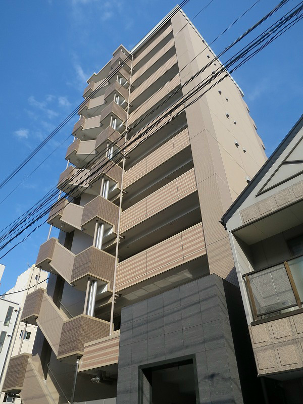 神戸市兵庫区小河通のマンションの建物外観