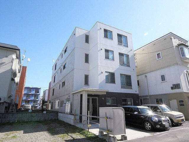 北海道札幌市豊平区平岸三条９（マンション）の賃貸物件の外観