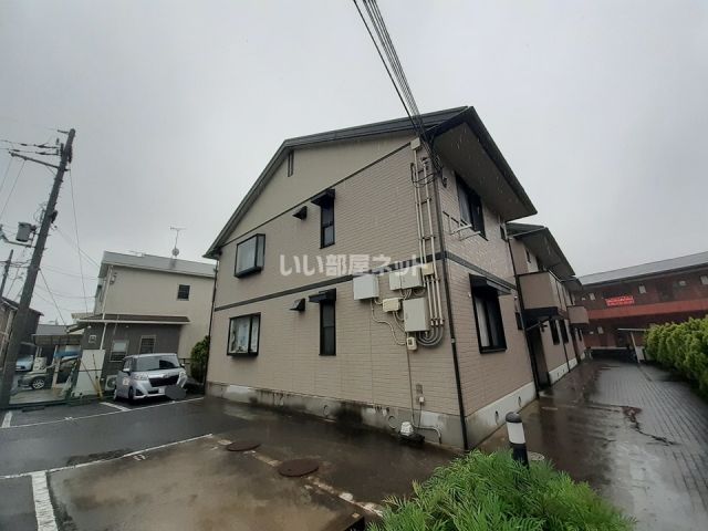 生駒市小瀬町のアパートの建物外観