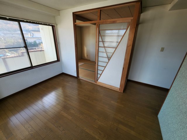 セントラル向陽台の居間写真