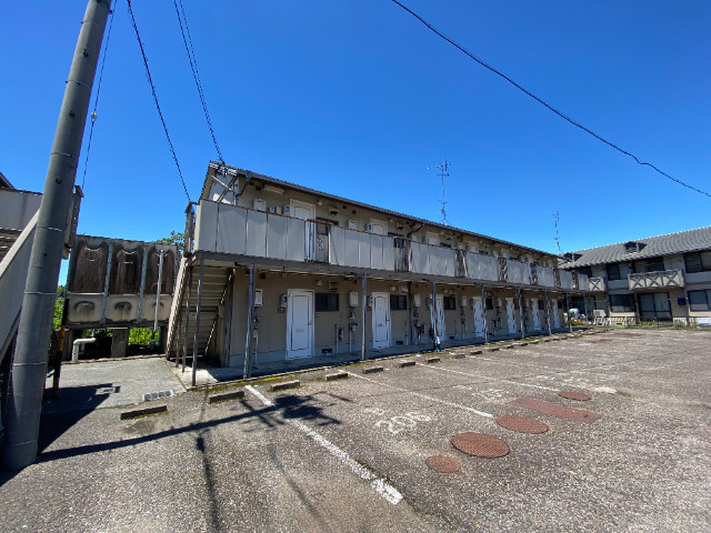 多治見市姫町のアパートの建物外観